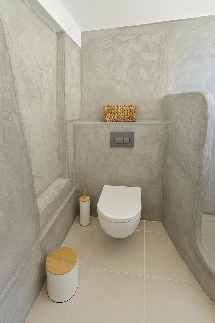 Studio Balkoni Plaka  Luaran gambar
